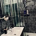 Haut De Gamme - Bain De Lumiere - Vue Sur